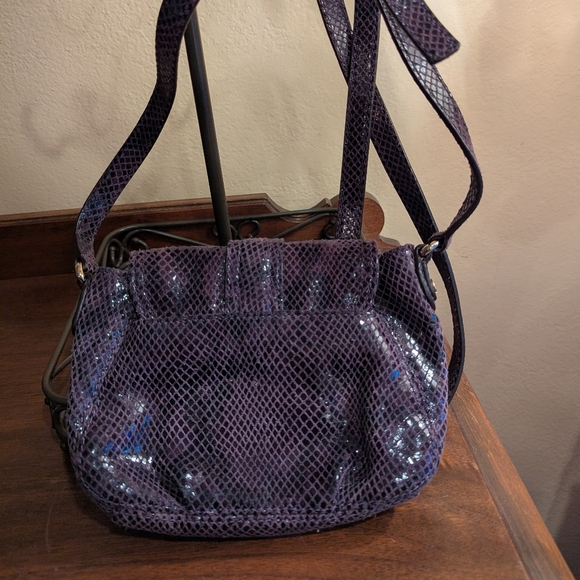 Michael Kors purple 💜 leather snakeskin print crossbody - Picture 4 of 15